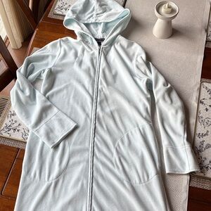 Lands End zip robe XS